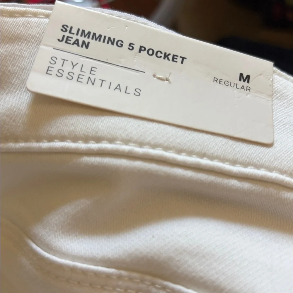 Soma 5 pocket slimming Jean. NWT size M.